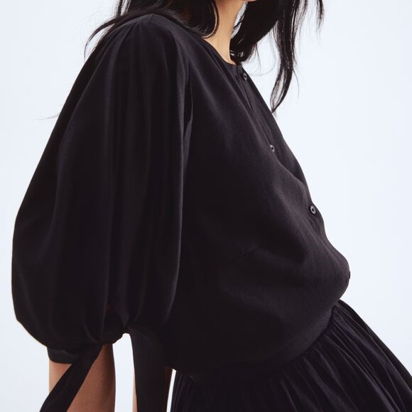 (NWT) H&M - black puff sleeved blouse (small) - Picture 2 of 4